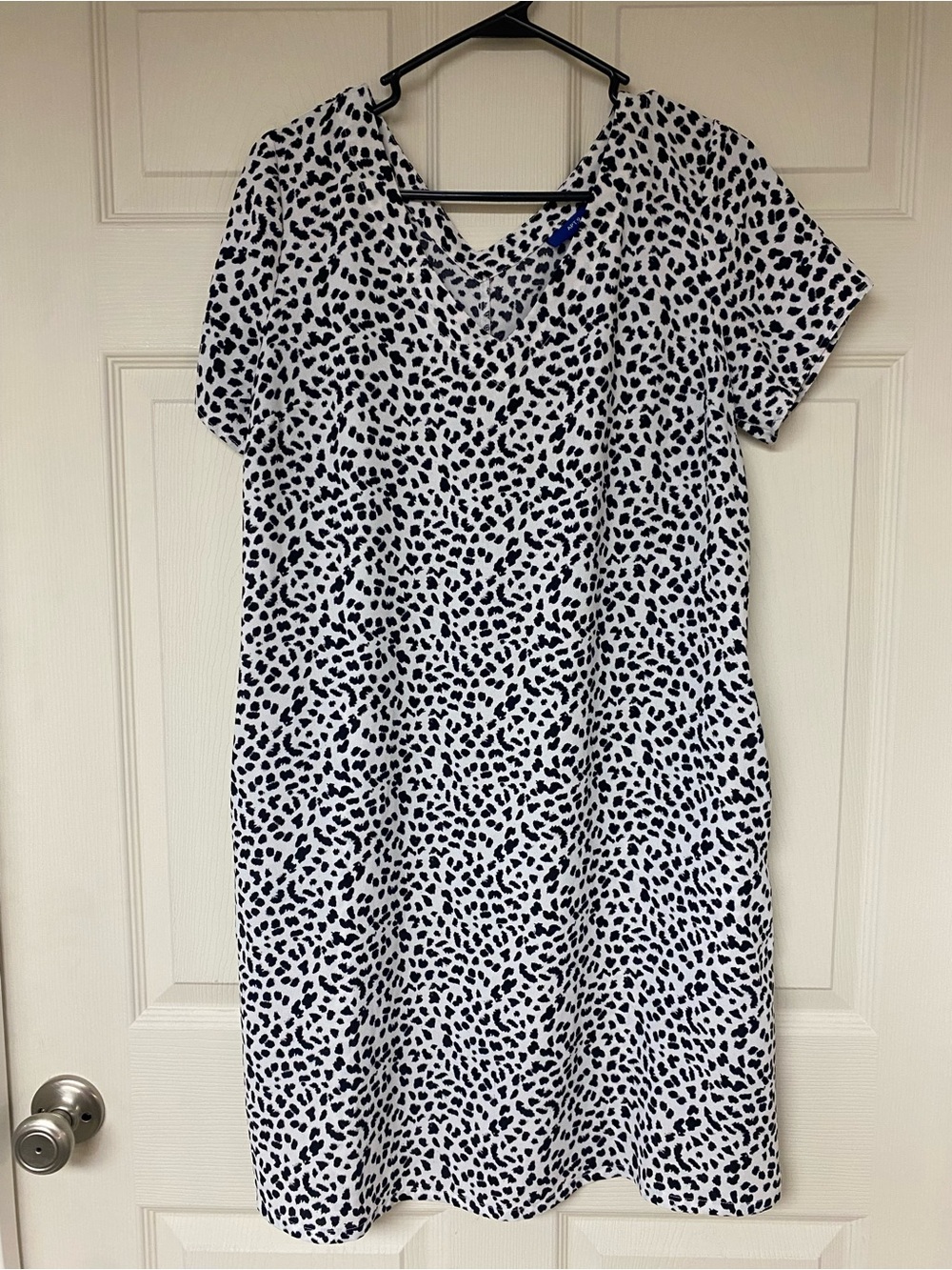 Apt. 9 Black & White Spotted V-Neck Midi Dress